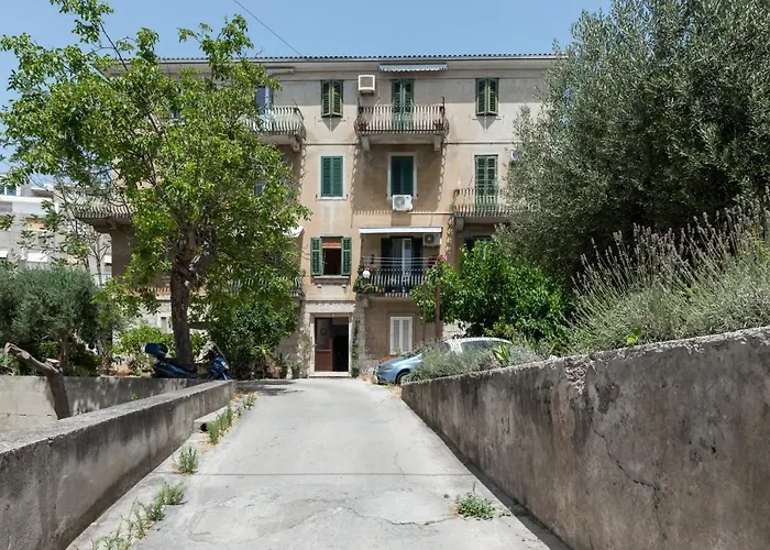 شقة Pape سبليت