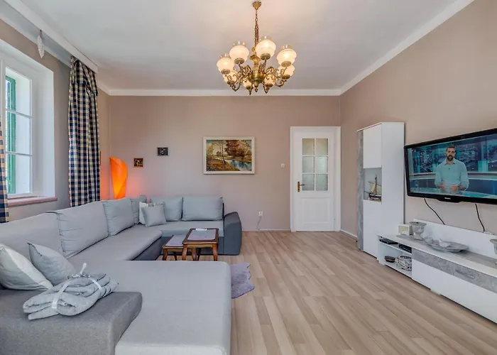 Pape Apartment Split