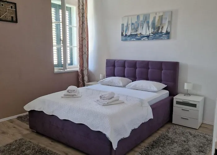 Pape Apartment *