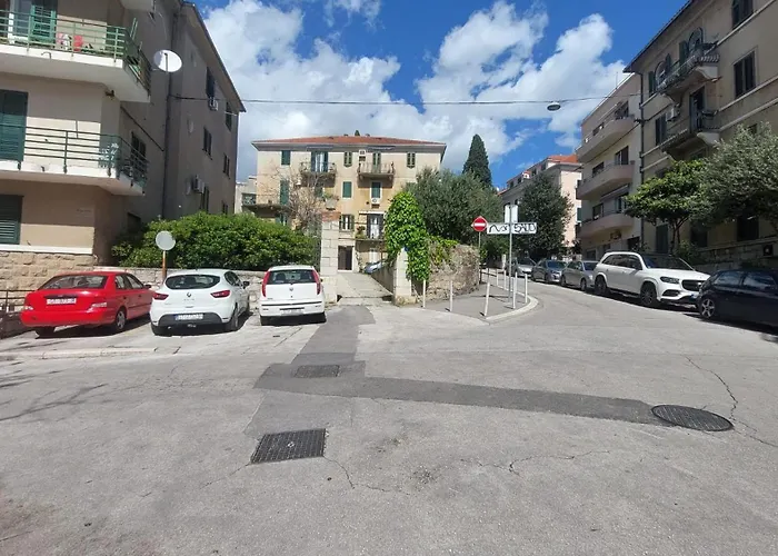 Pape Apartment Split