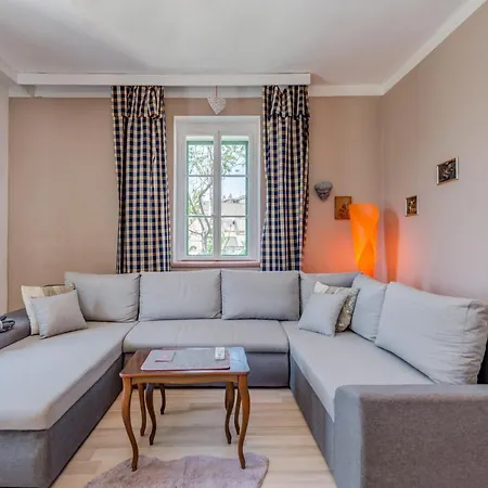 Apartment Pape *