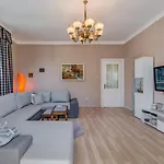 Pape Apartmán Split