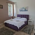 Pape Apartmán *
