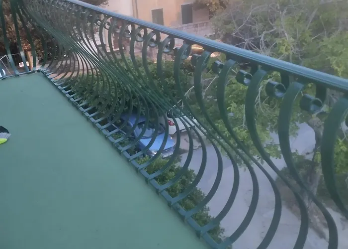 Pape Διαμέρισμα Σπλιτ